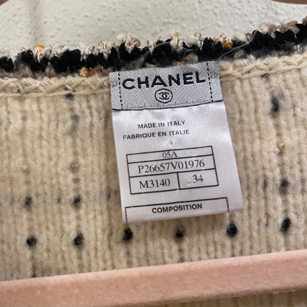 Chanel tweed jacket - Picture 2 of 6